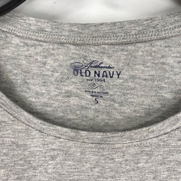 Old Navy Women’s Round Neck Long Sleeve Basic Tee size S - Picture 2 of 3